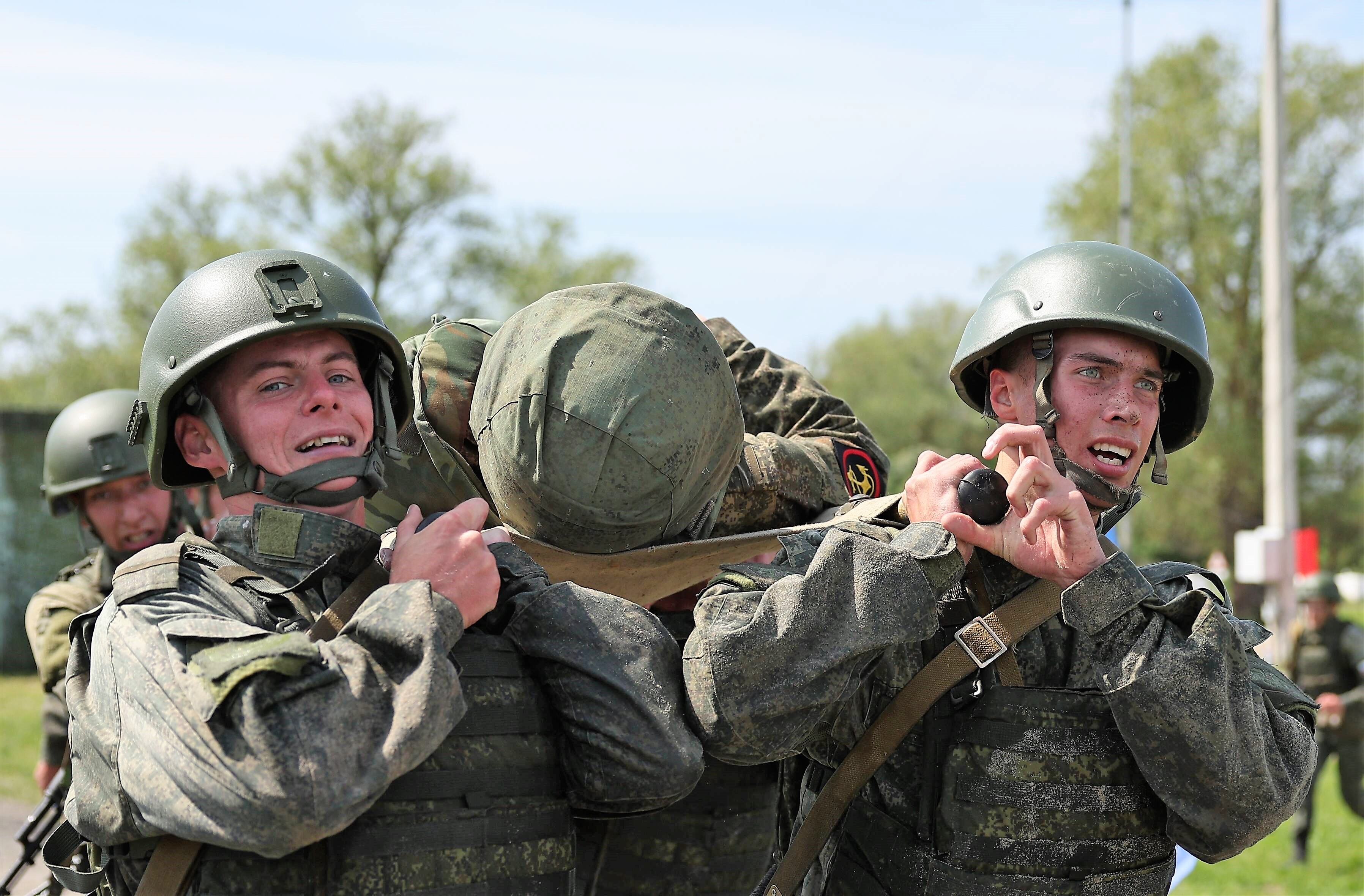 Ukrainer vernichten 300 russische Soldaten auf einen Schlag - gezielter Angriff auf sich sammelnde Truppen!