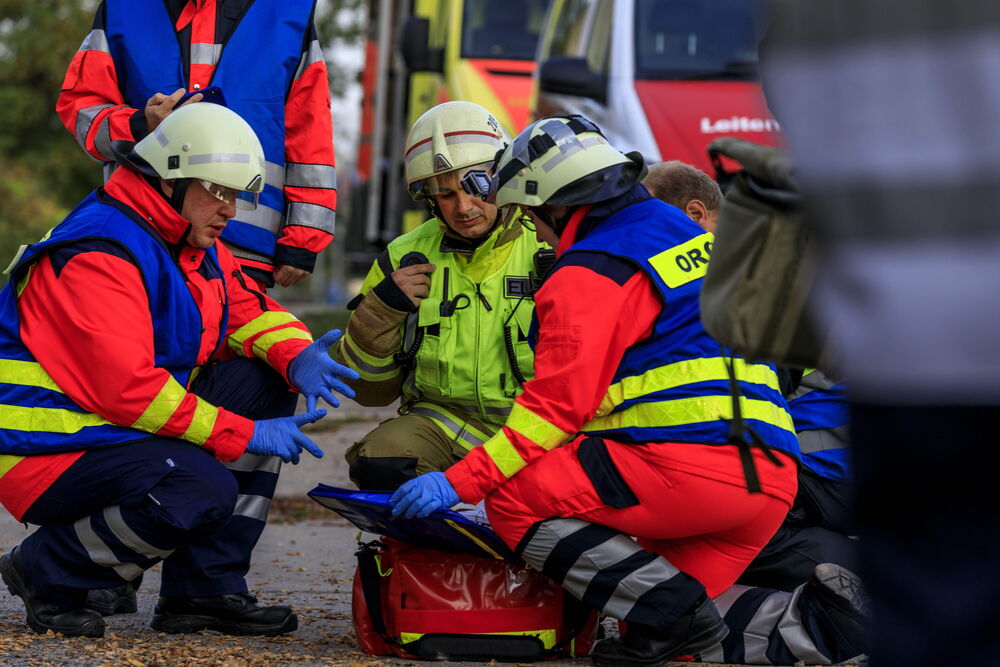 Tödlicher Unfall - Fahrzeug komplett zerrissen, Wagen fliegt aus der Kurve, Fahrer hatte keine Chance!