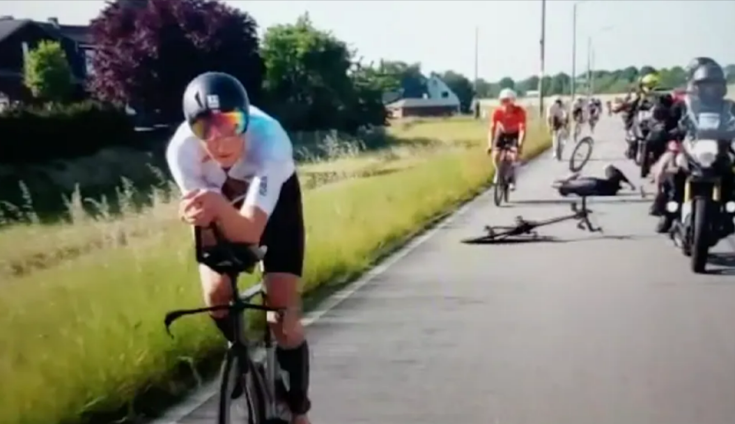 Tödlicher Unfall bei Hamburger Ironman! ARD bricht Übertragung ab - Motorrad rast in Teilnehmerfeld!