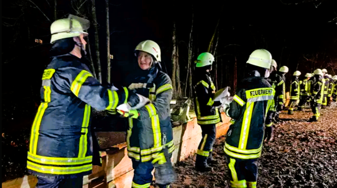 Deutsche Stadt kurz vor der Evakuierung! Hochwasser immer dramatischer!
