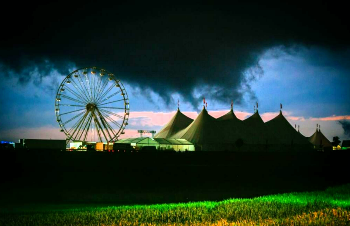 Schweres Unwetter auf Festival! 15 Verletzte - Festival muss abgebrochen werden!