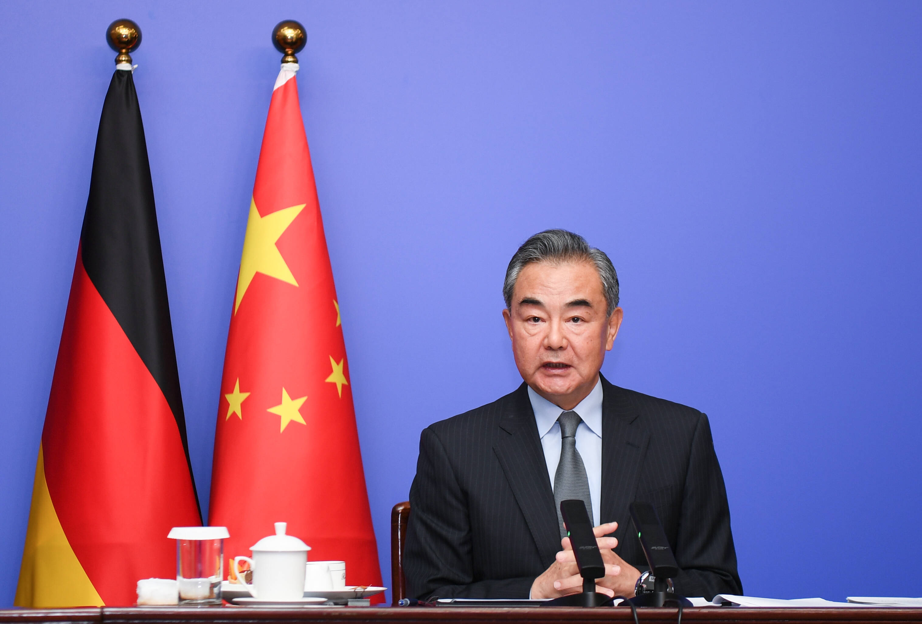 Chinesische Spione in Deutschland! Chinesen spionieren Wirtschaft, Militär und Politik aus