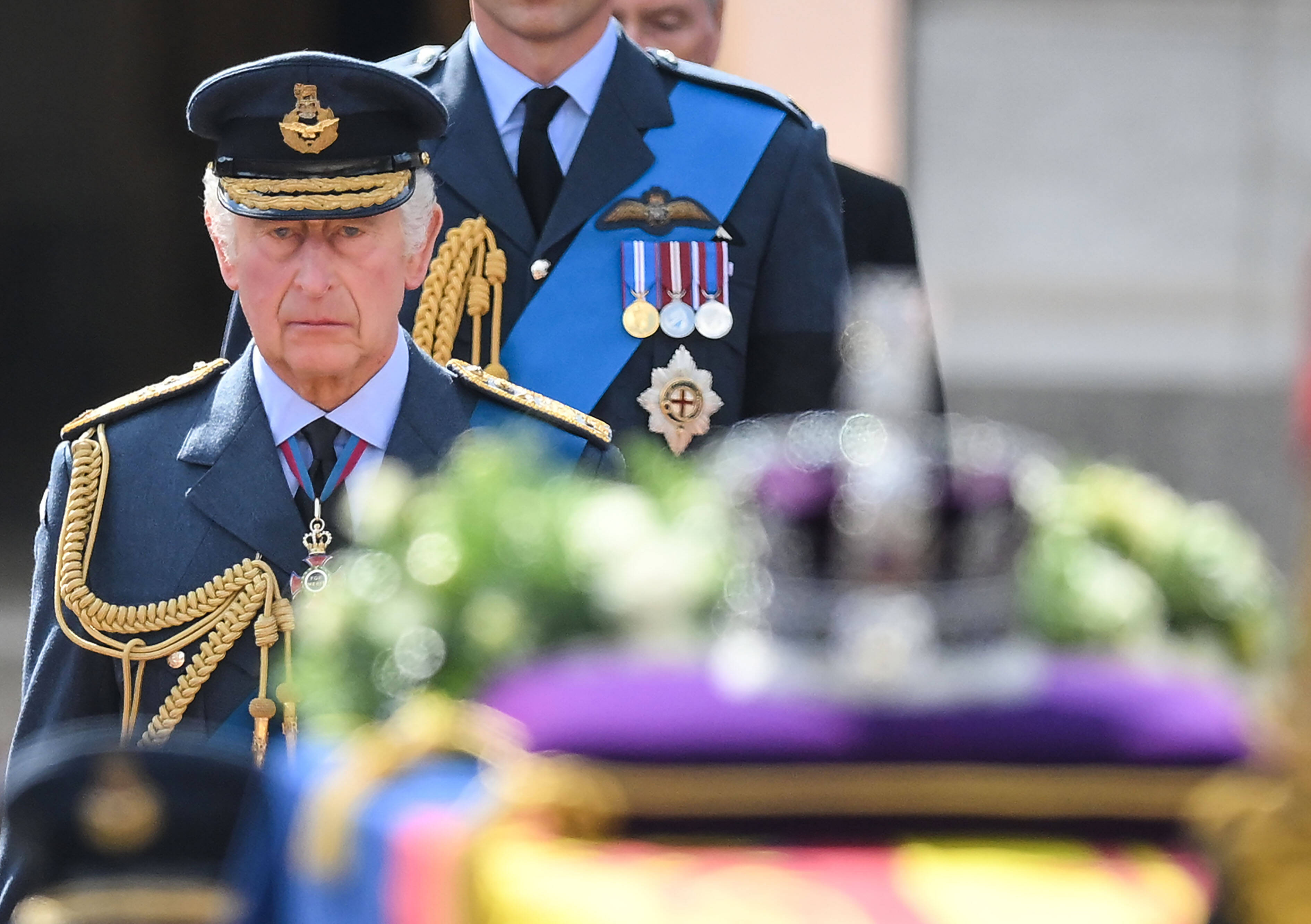 Daran starb die Queen wirklich! Totenschein der Queen veröffentlicht - Sterbeurkunde enthüllt Geheimnis!