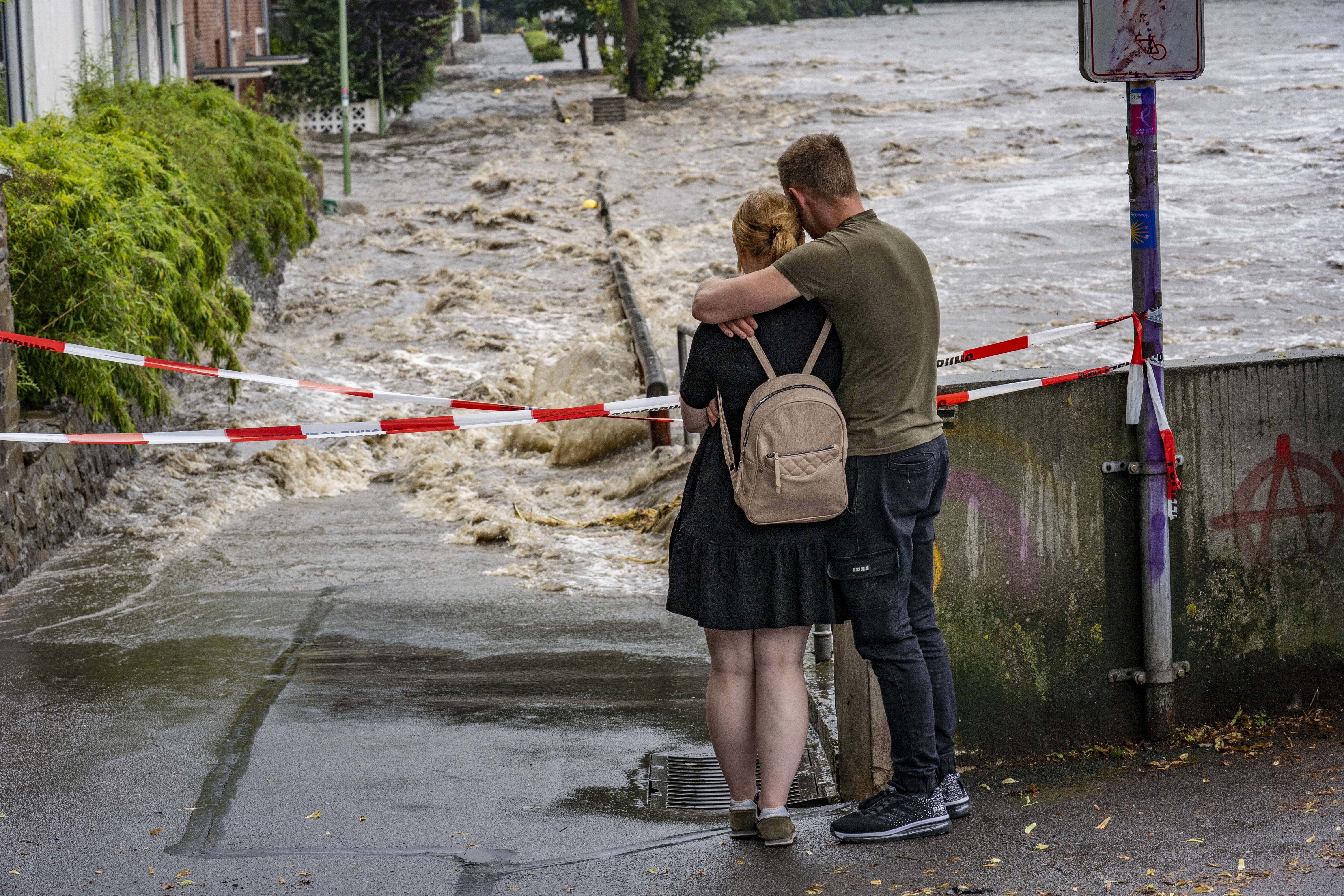 NRW - Hochwasserwarnung! Angst vor zweiter Ahrtal-Katastrophe!
