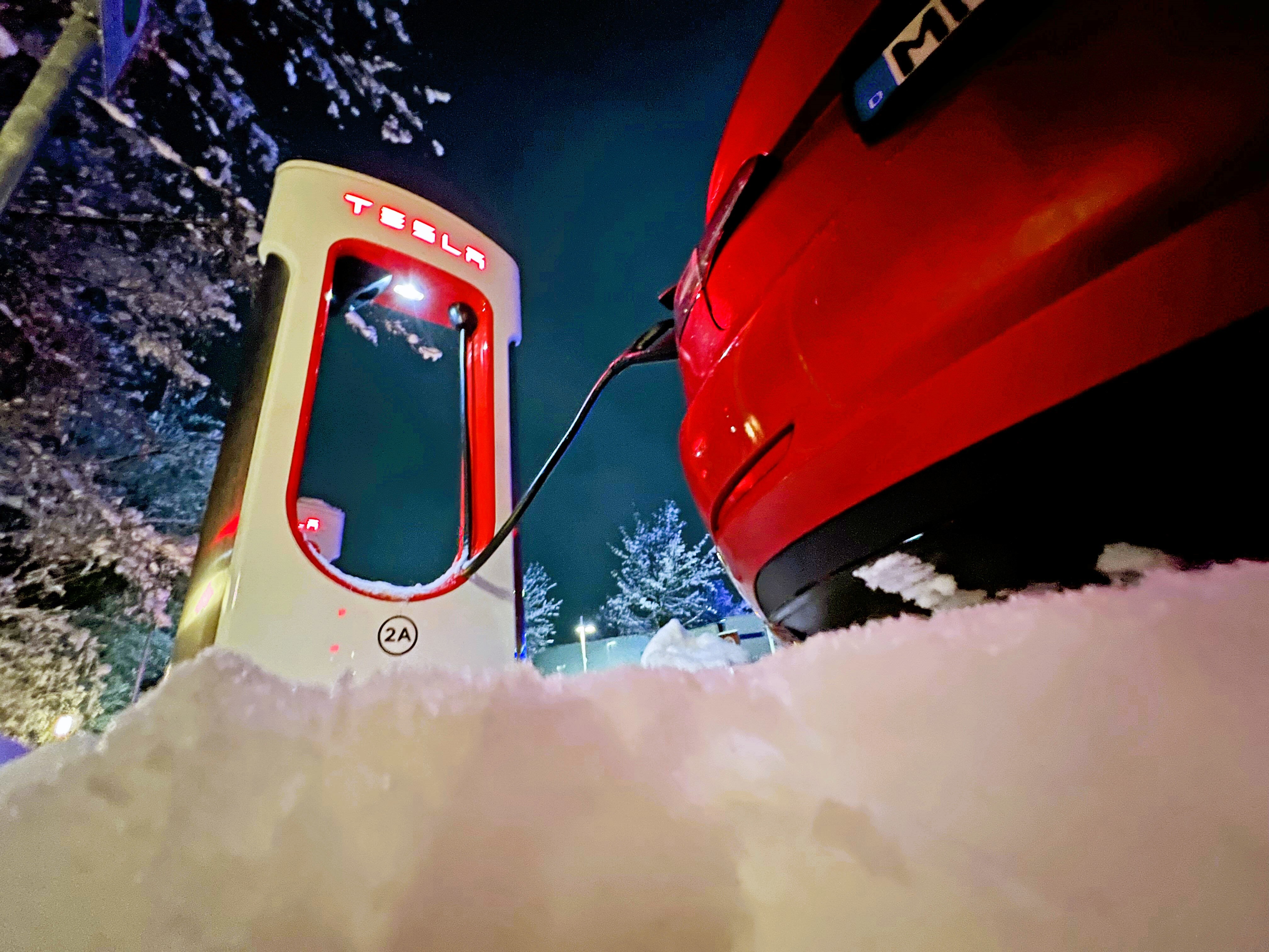 Dürfen E-Autos bald nicht mehr geladen werden? Bundesnetzagentur will Aufladen von E-Autos einschränken!