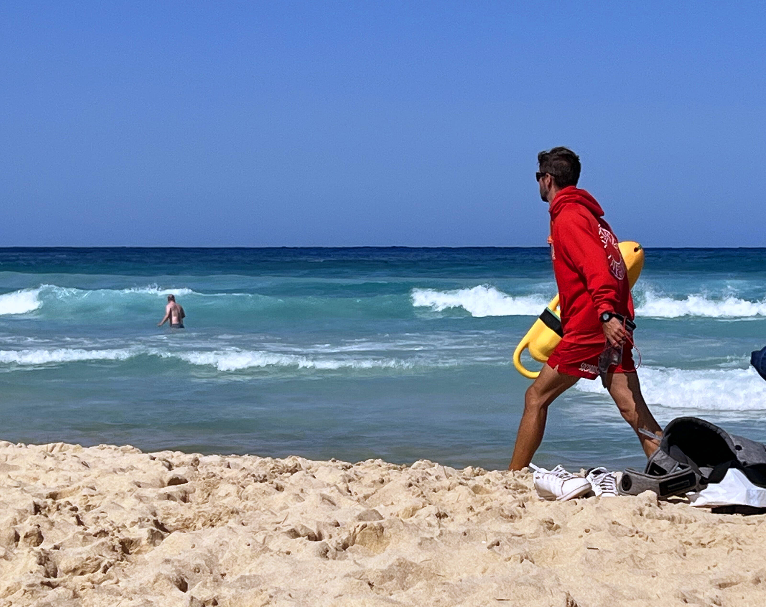 Leiche von deutscher Touristen treibt vor der Küste von Mallorca! Schockfund am Strand