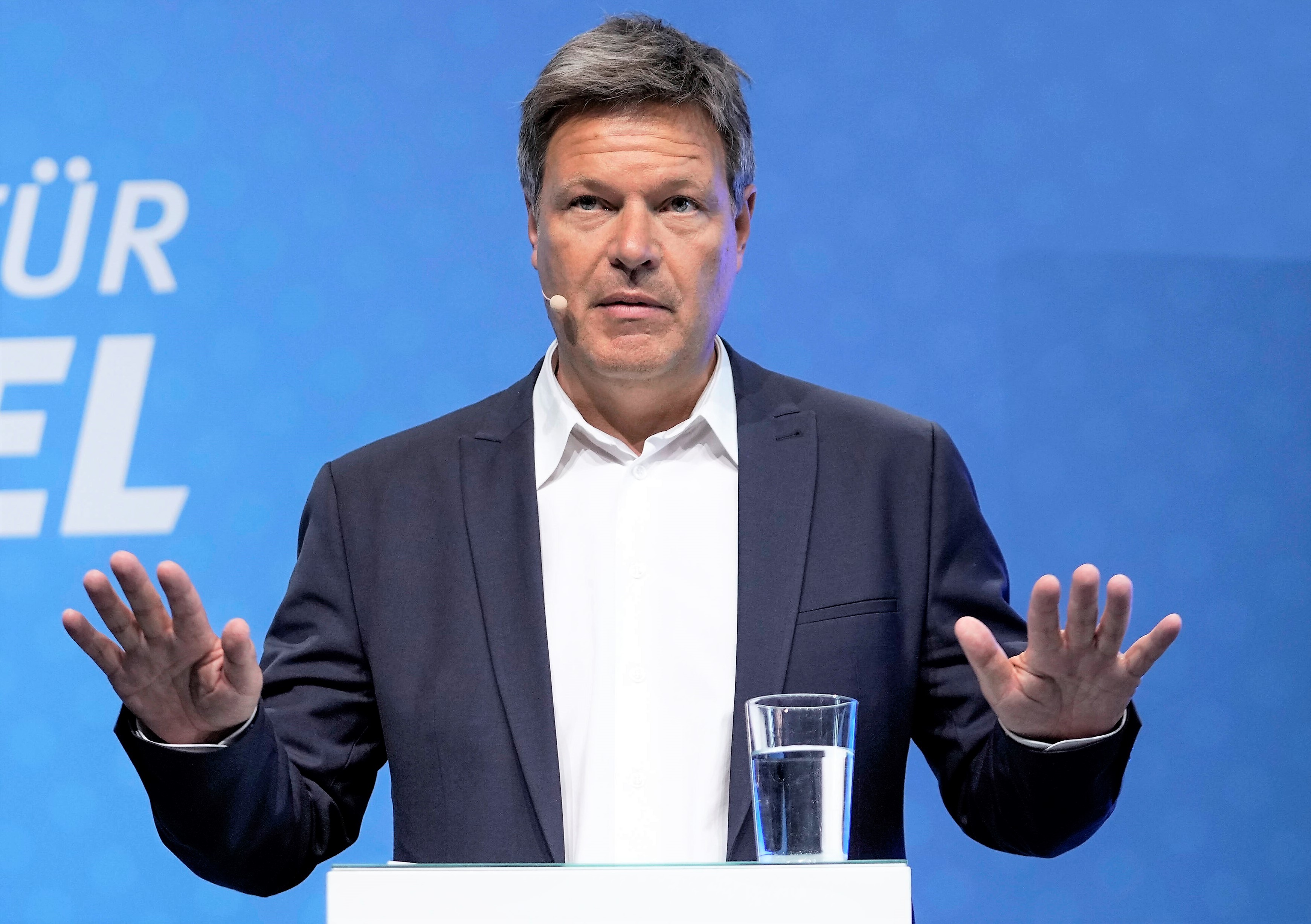 Robert Habecks irre Pläne – 50.000 Euro Bußgeld drohen für Gas- und Ölheizungen!