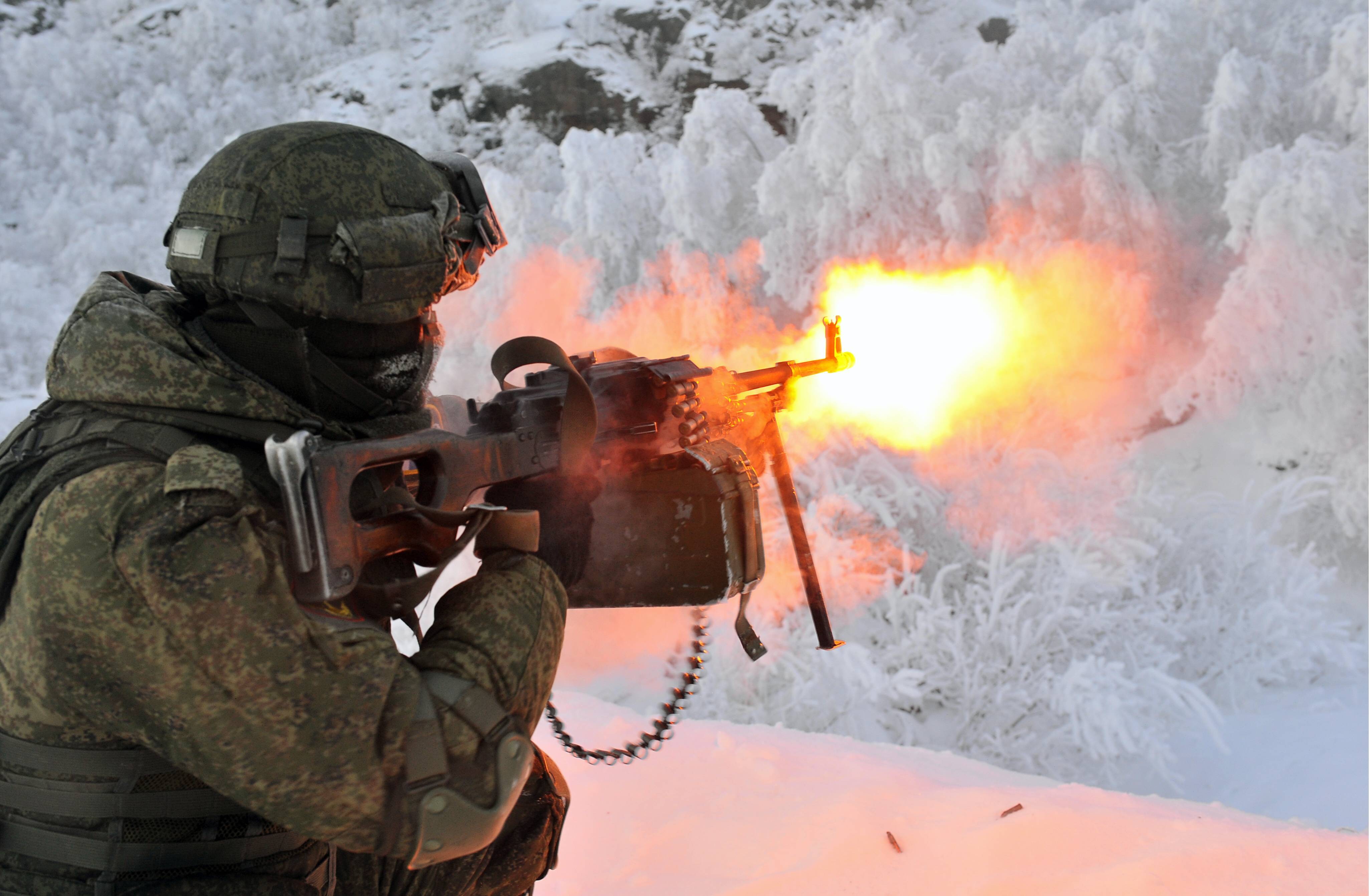 Schwer bewaffnet und gefährlich! - Neue russische Söldnergruppe soll die Krim verteidigen!