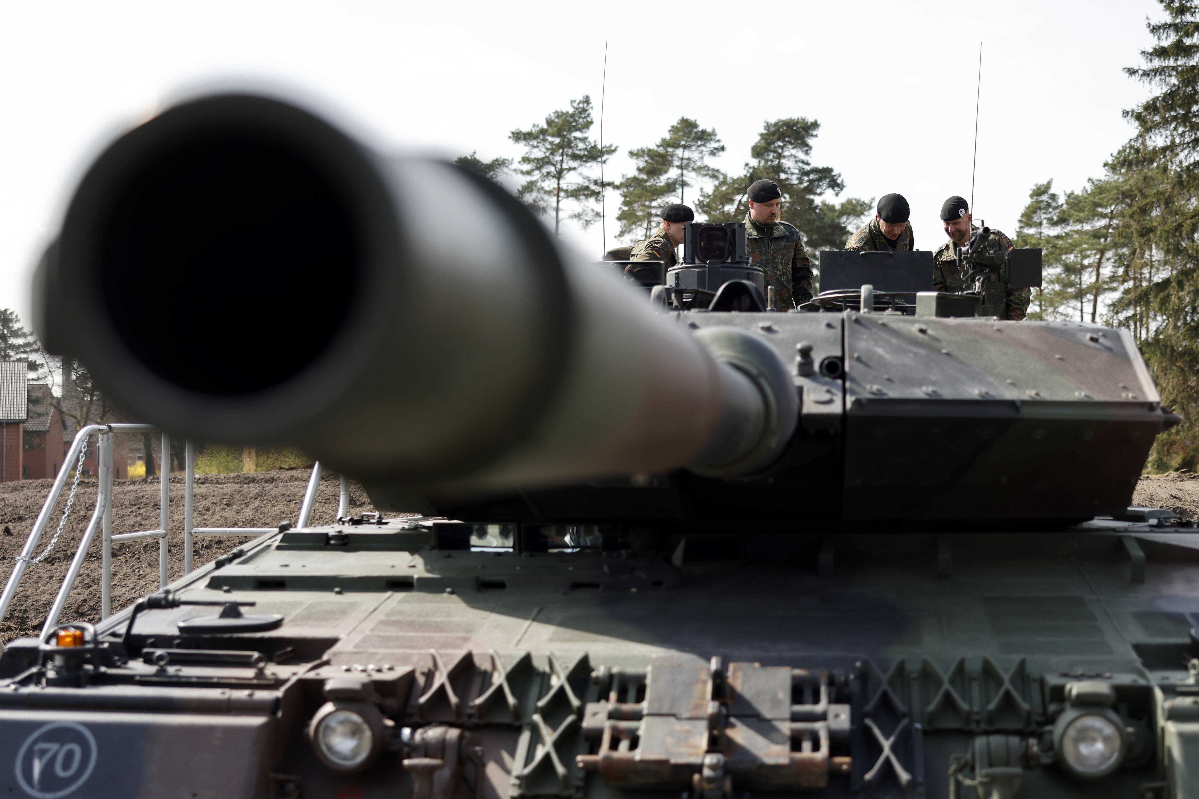Deutschland schnürt riesiges Waffenpaket für die Ukraine - Bundesregierung verspricht Waffen für 2,7 Milliarden Euro  