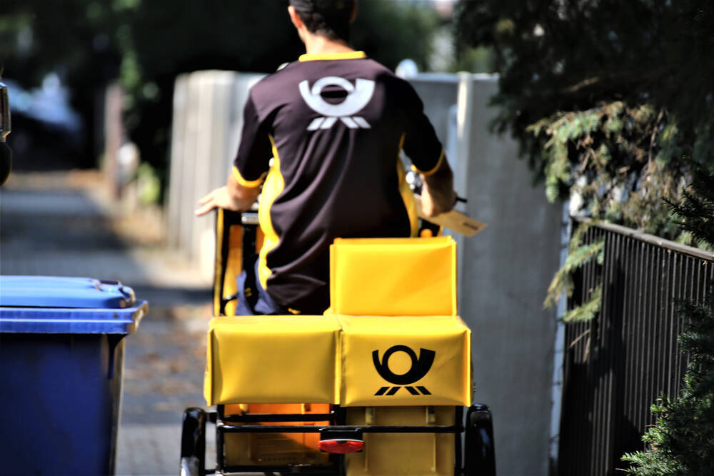 Postbote ermordet! Leiche nach Feuer entdeckt - Frau und Schwager verhaftet!