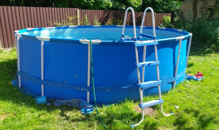 Chemikalien-Unfall in einem Schwimmbad in NRW! Schwimmbad evakuiert!